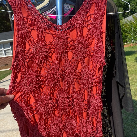 Lace tank - Picture 1 of 2